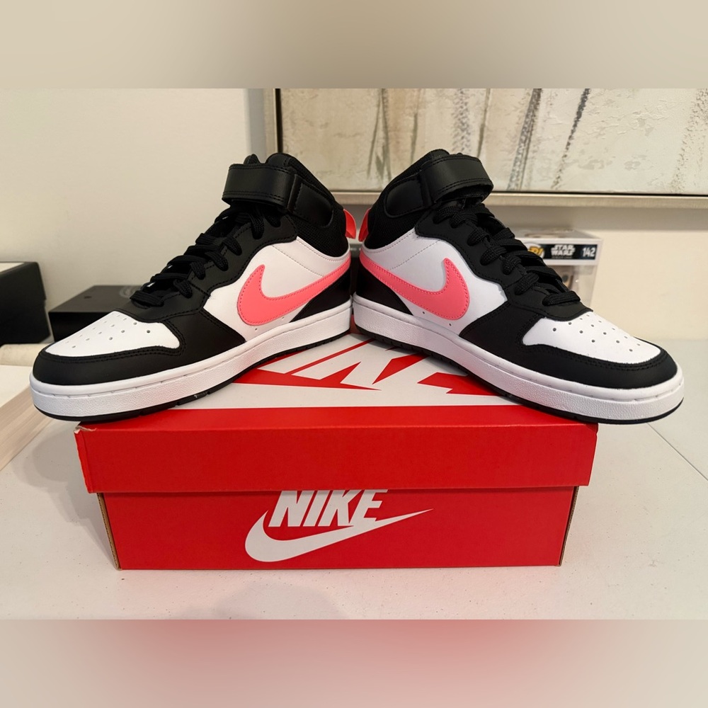 NWB Nike Court Borough Mid 2 (GS) Black/Sunset Pulse-White size 5Y - Picture 2 of 6